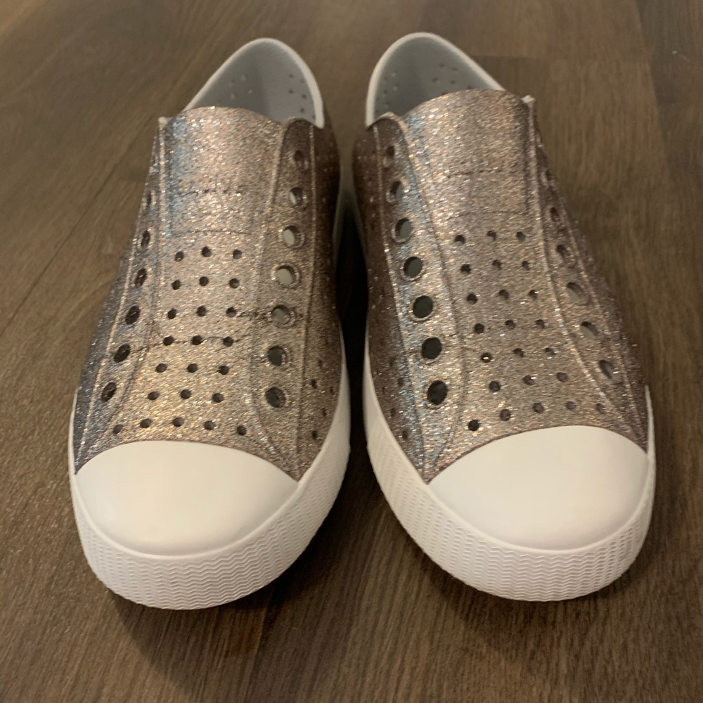 Native Bling Jefferson Gold Glitter Women’s Shoes
